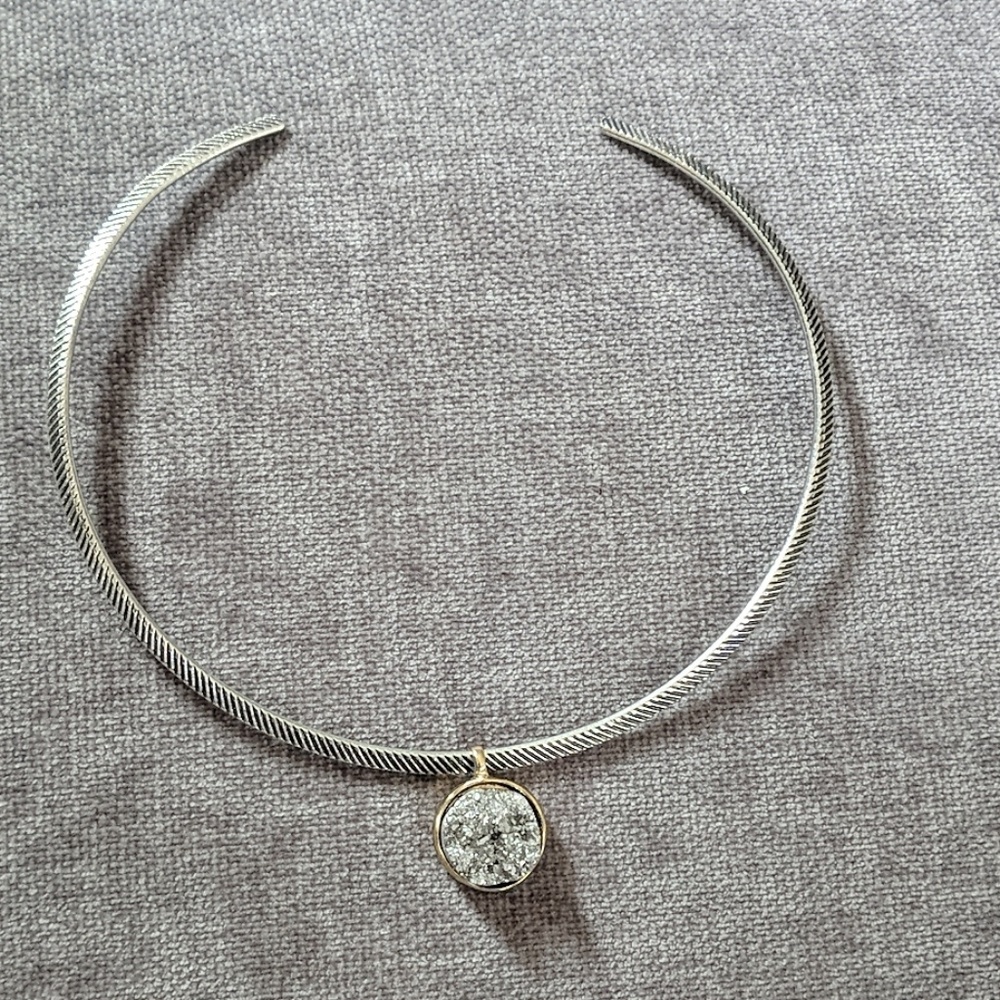 Collar necklace with geode pendant